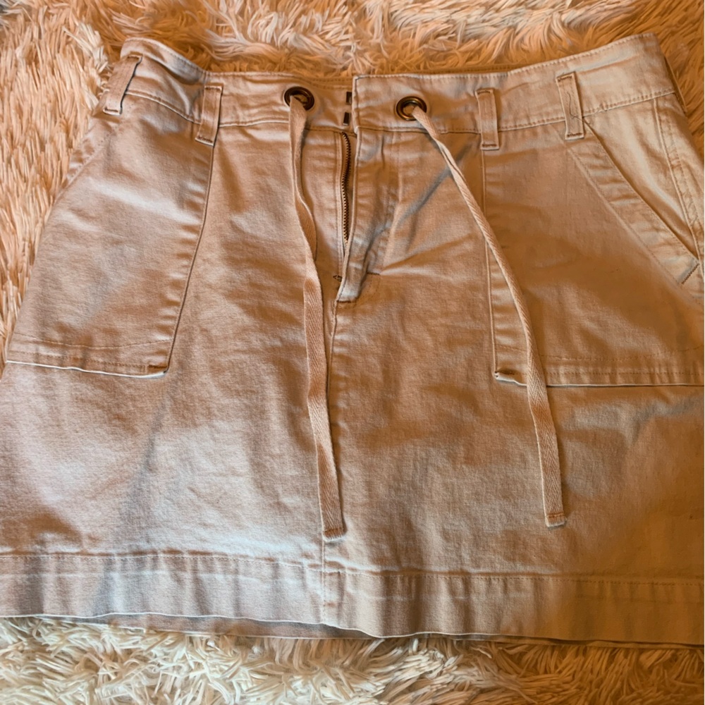 Beige Mini Skort with Drawstring front and back pockets NWOT
